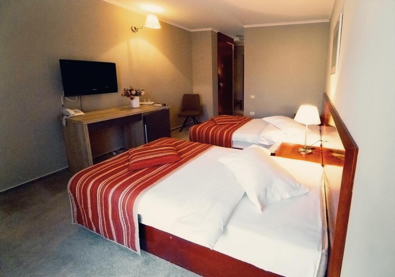 Hotel Atrium Kézdivásárhely Kültér fotó