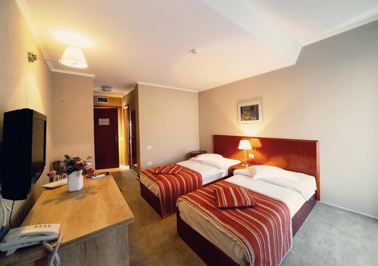 Hotel Atrium Kézdivásárhely Kültér fotó