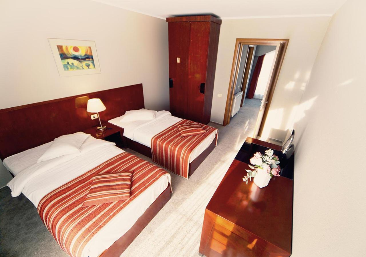Hotel Atrium Kézdivásárhely Kültér fotó