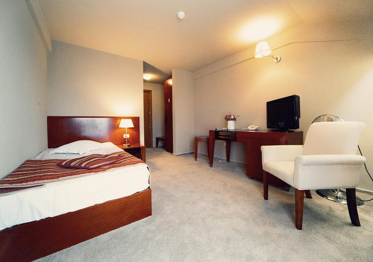 Hotel Atrium Kézdivásárhely Kültér fotó